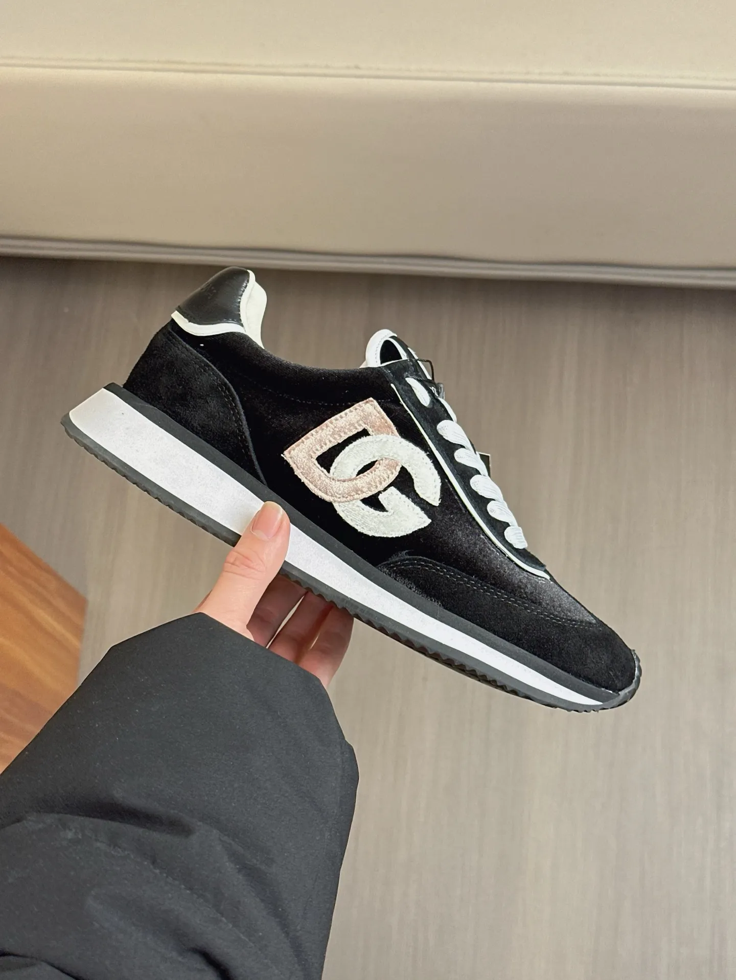 💰700••New arrivals••Dolce&Gabbana••DG✔️High-end men’s sports•casual shoes. Original goods from top counters. Original imported cowhide, multi-material splicing design ➕Imported cowhide lining, cowhide feet ➕Original T men's shoes 💰R elastic outsole.  Size: 39-44 (38, 45 customized)